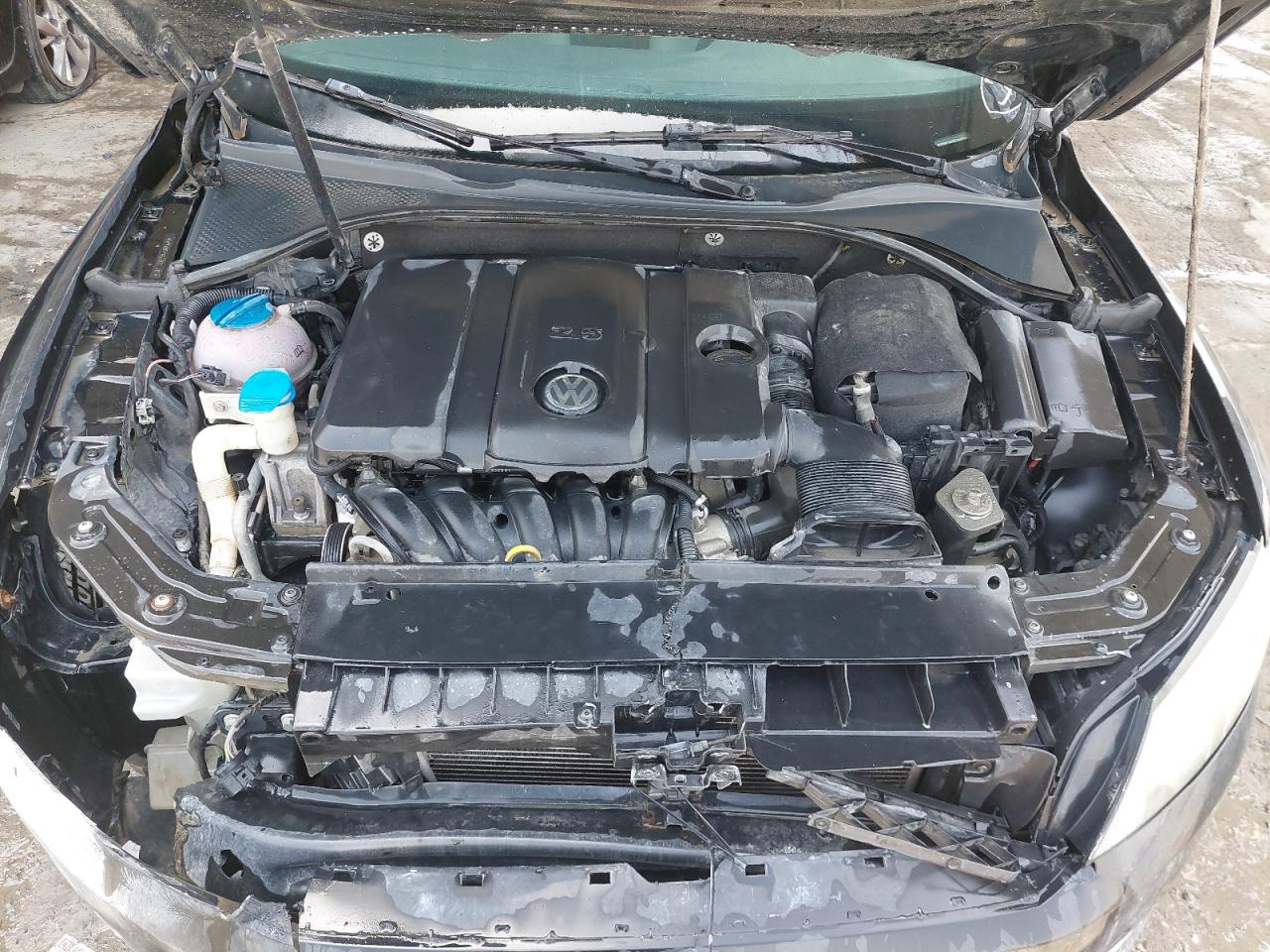 WVWBR7A39FC000702 - 2015 Volkswagen Passat - #undefined