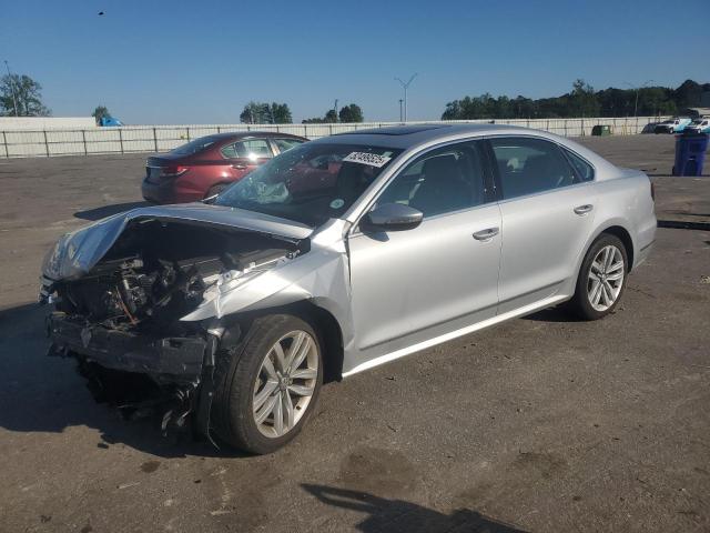  VOLKSWAGEN PASSAT 2017 Серебристый