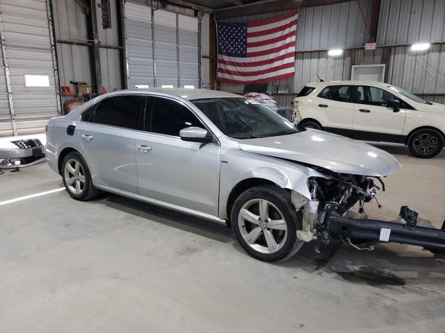  VOLKSWAGEN PASSAT 2015 Серебристый