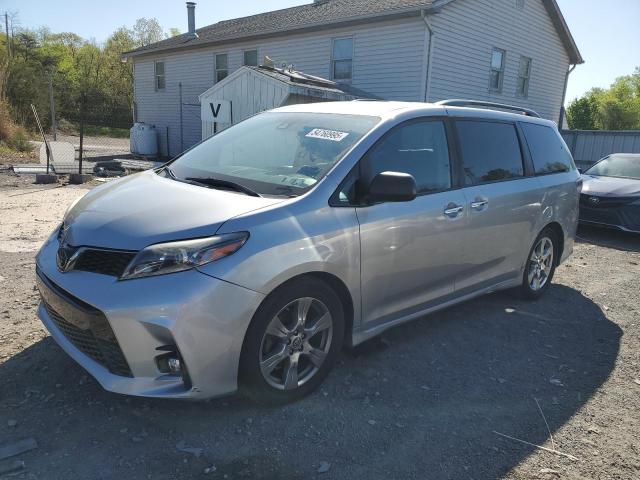 2018 Toyota Sienna Se