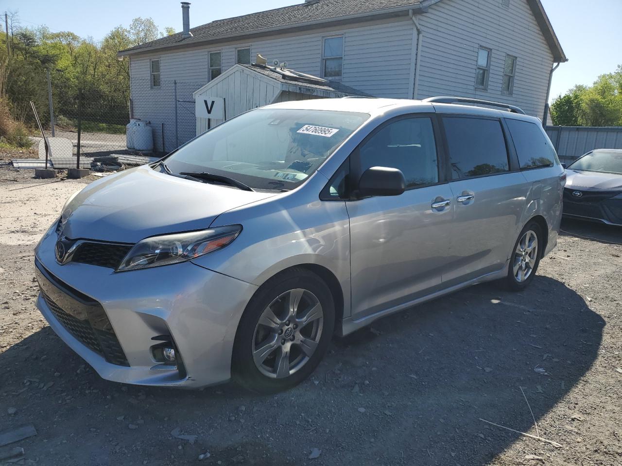 2018 Toyota Sienna Se for Sale in York Haven, PA - Minor Dent/Scratches