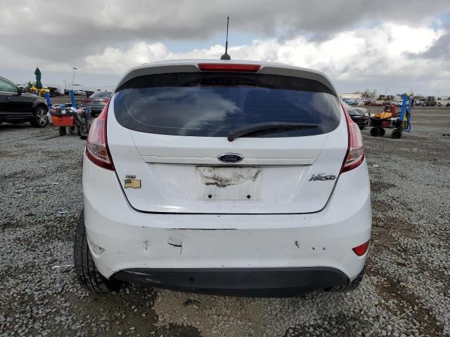  FORD FIESTA 2015 Biały