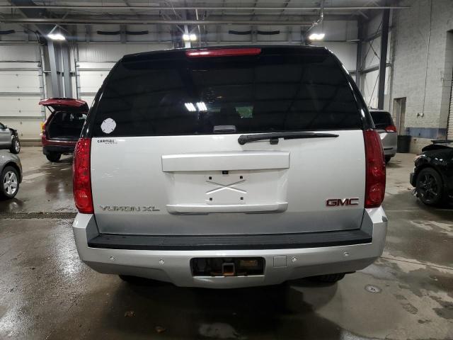  GMC YUKON 2014 Srebrny