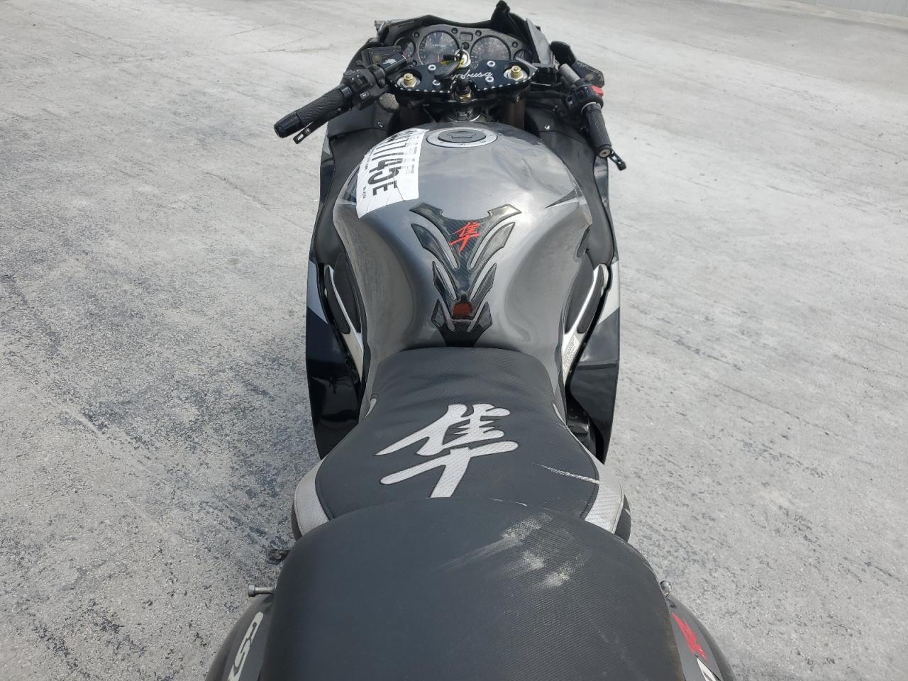 2005 Suzuki Gsx1300 Rk5 VIN: JS1GW71A152102734 Lot: 54411745