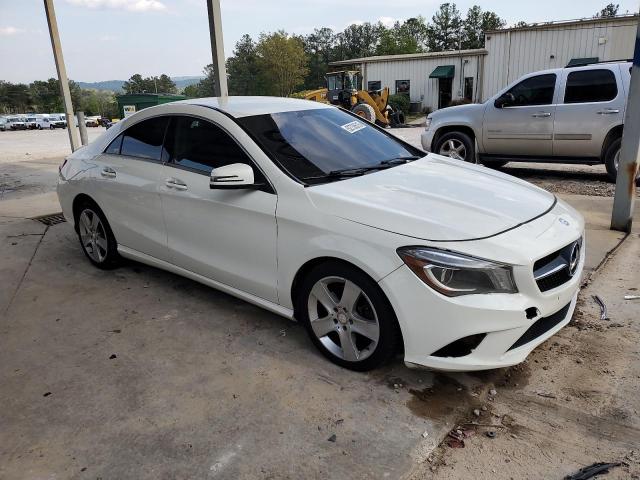 Sedans MERCEDES-BENZ CLA-CLASS 2015 Biały