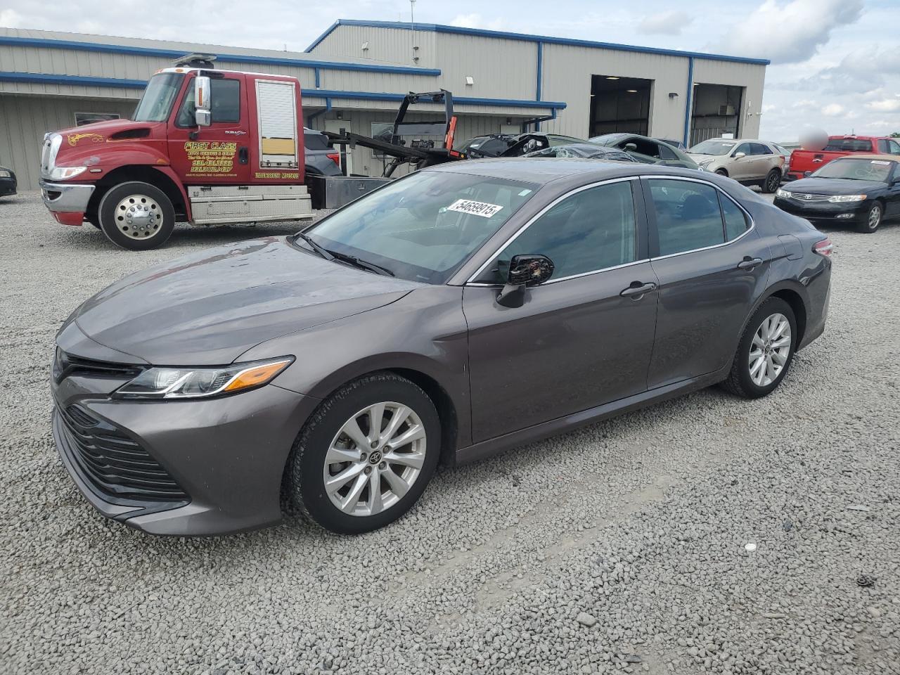 2020 Toyota Camry Le იყიდება Earlington-ში, KY - Hail