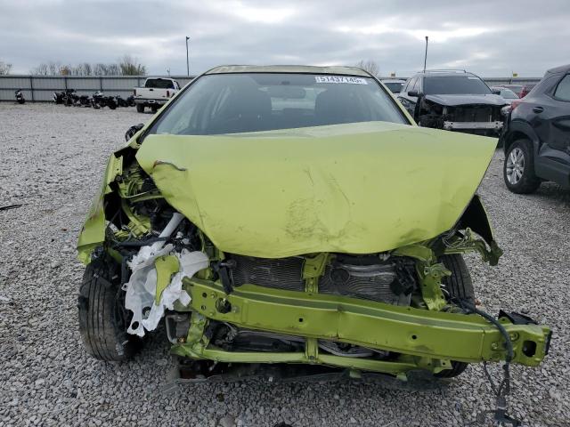 Hatchbacks TOYOTA PRIUS 2015 Zielony