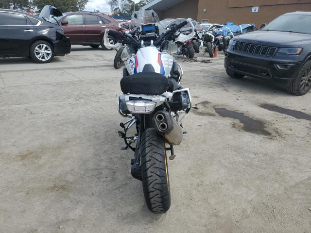  BMW R-SERIES 2021 Два тона