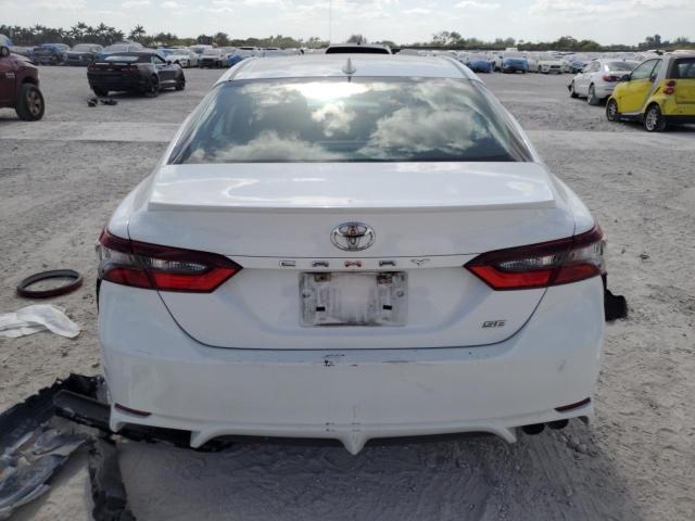  TOYOTA CAMRY 2021 Biały
