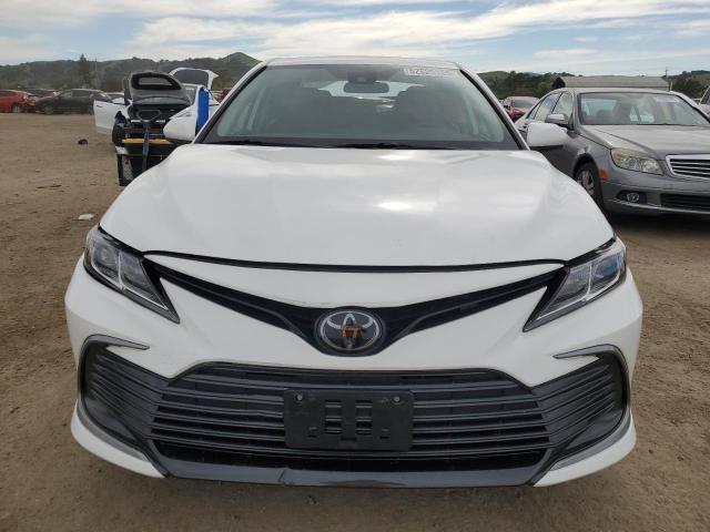  TOYOTA CAMRY 2022 Biały