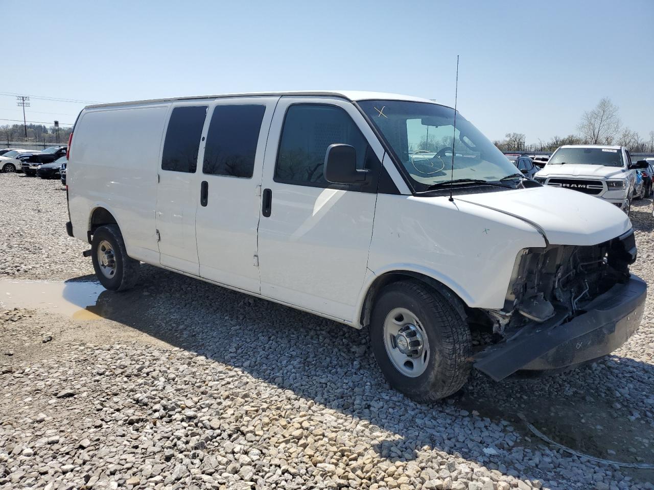 2017 GMC Savana - Image 4