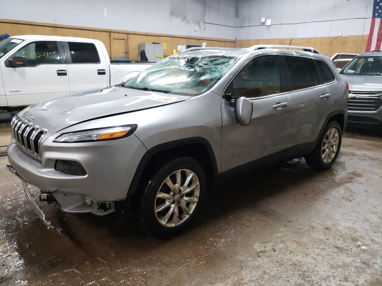 2015 Jeep Cherokee Limited for Sale in Kincheloe, MI - Top/Roof