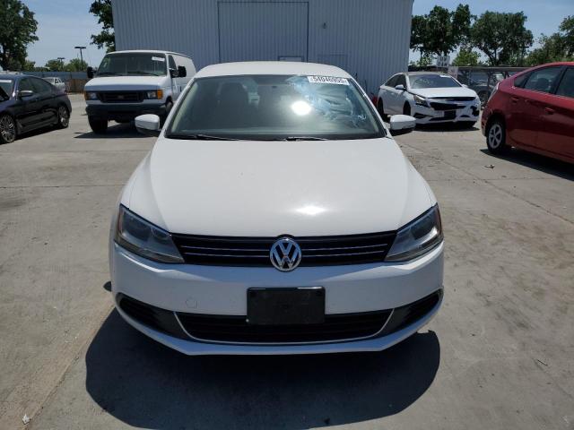  VOLKSWAGEN JETTA 2013 Белы
