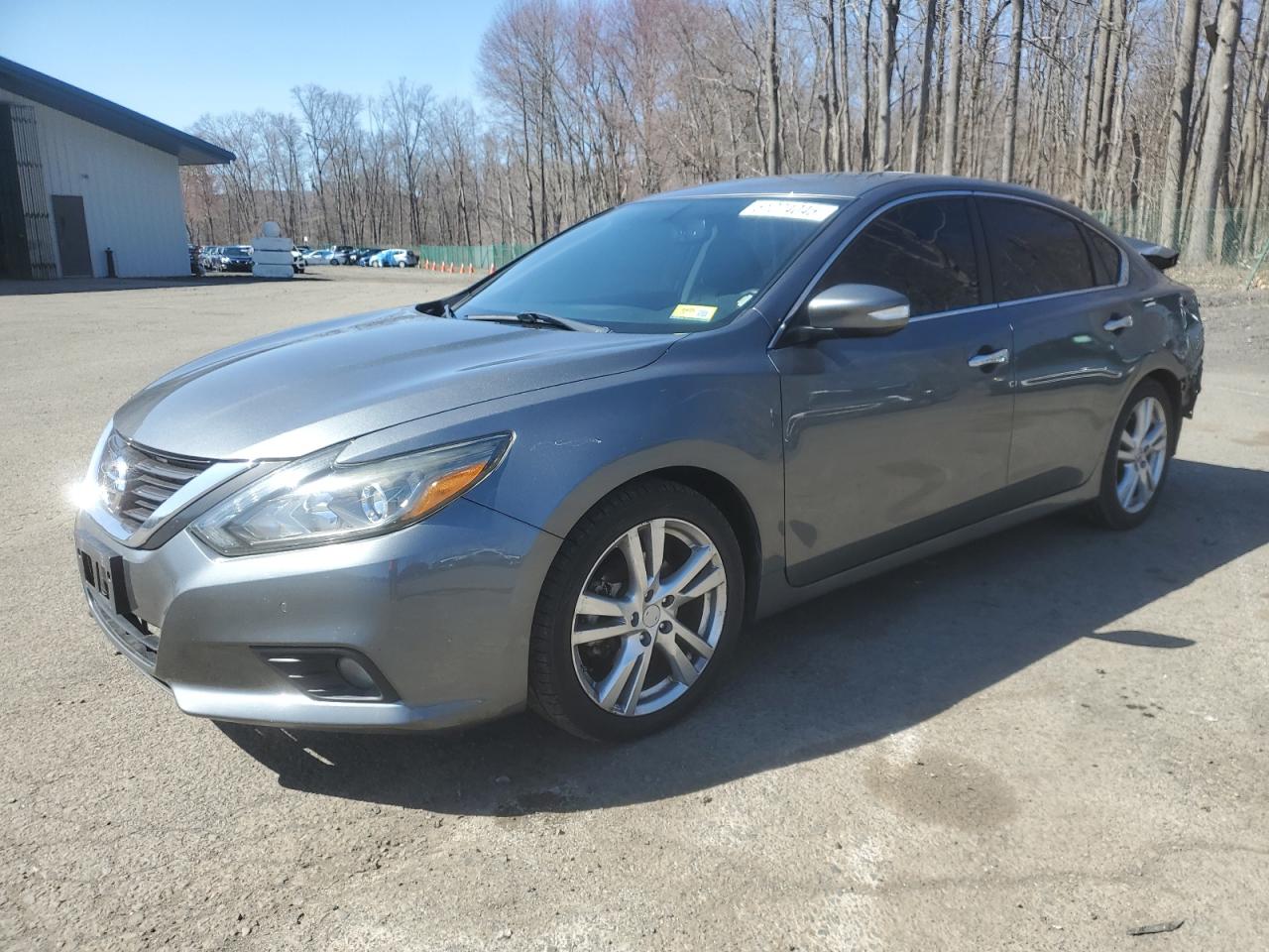 2017 Nissan Altima 3.5Sl zu verkaufen in East Granby, CT - Rear End