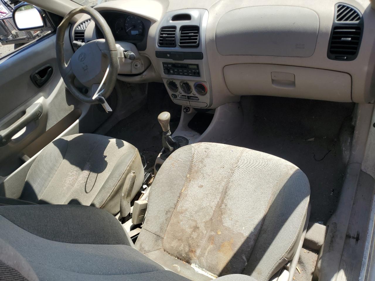 2003 Hyundai Accent L VIN: KMHCF35C53U240220 Lot: 52581415