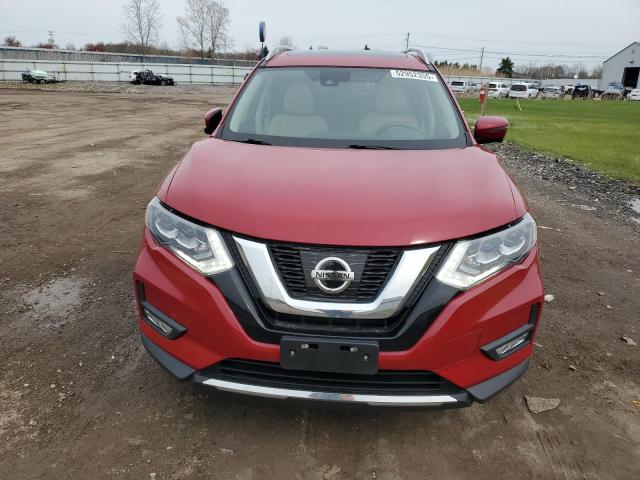  NISSAN ROGUE 2017 Czerwony