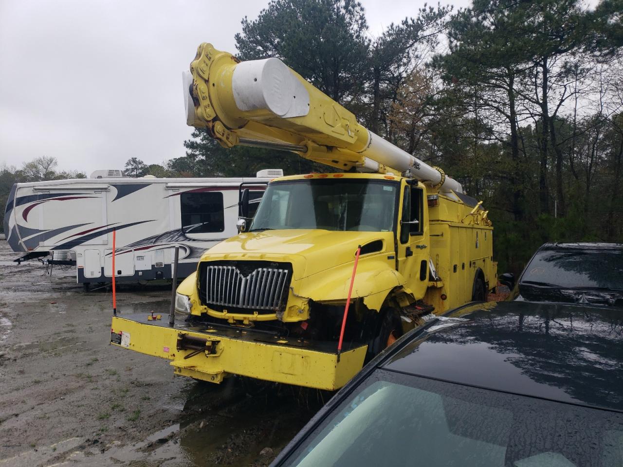 Seaford, DE에서 판매 중인 2011 International 4300 Bucket Truck - Front End