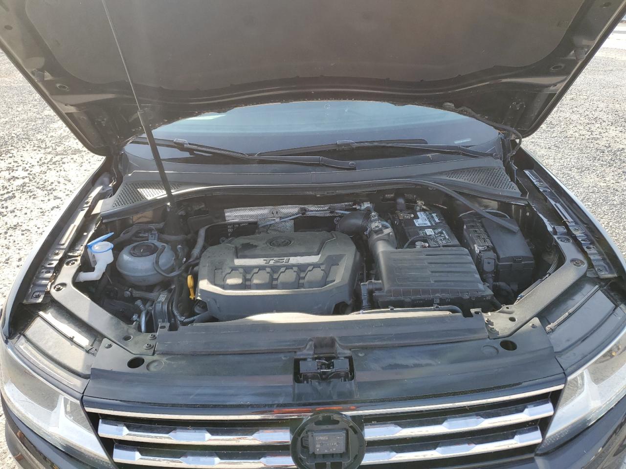 3vv3b7ax3jm071222 3VV3B7AX3JM071222 2018 Volkswagen Tiguan Se