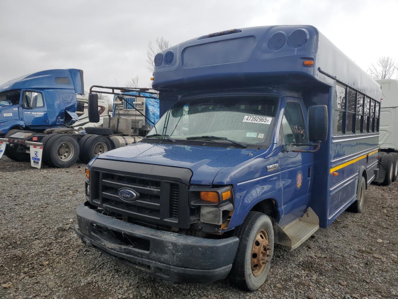 2008 Ford Econoline E450 Super Duty Cutaway Van for Sale in Central Square, NY - Front End