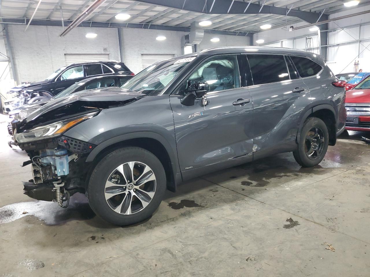 2020 Toyota Highlander Hybrid Xle продається в Ham Lake, MN - Front End
