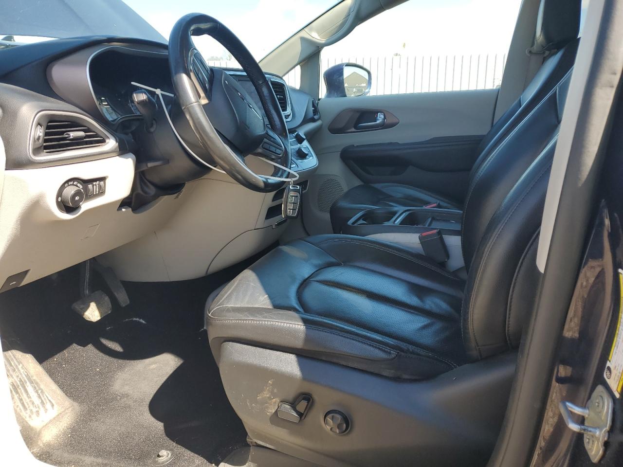 2019 Chrysler Pacifica Touring L VIN: 2C4RC1BG1KR575800 Lot: 51091845