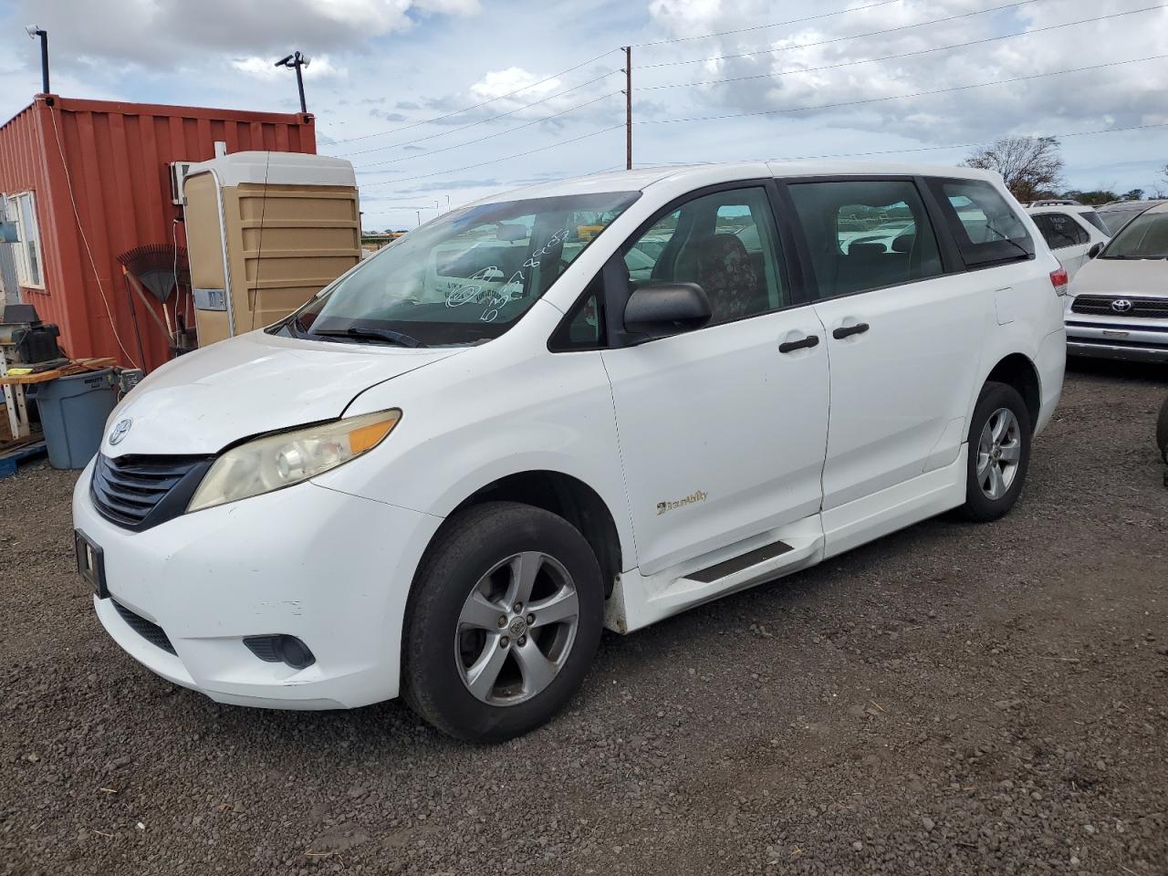 2012 Toyota Sienna იყიდება Kapolei-ში, HI - Rear End