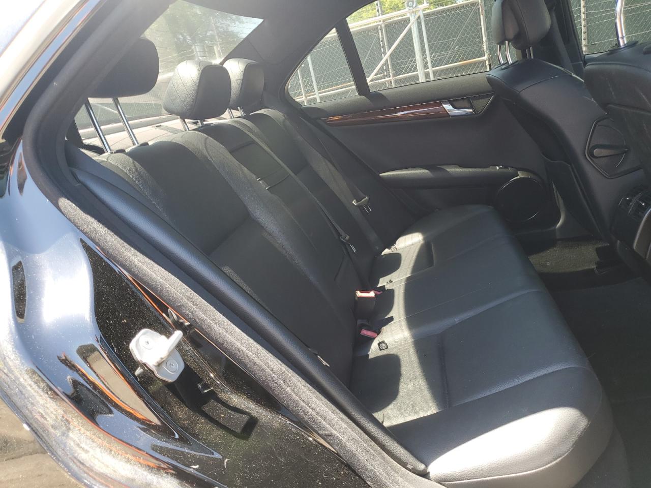 2011 Mercedes-Benz C 300 4Matic VIN: WDDGF8BB3BR142695 Lot: 54823885