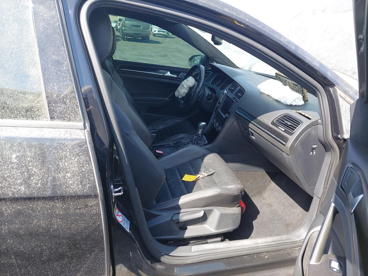 WVWGR2AU9GW083369 - 2018 Volkswagen Golf - #51191775