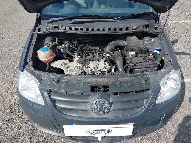 2011 VOLKSWAGEN FOX