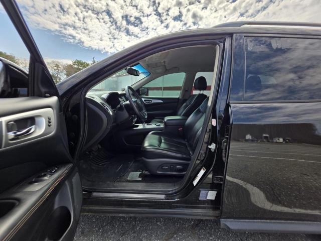  NISSAN PATHFINDER 2017 Чорний