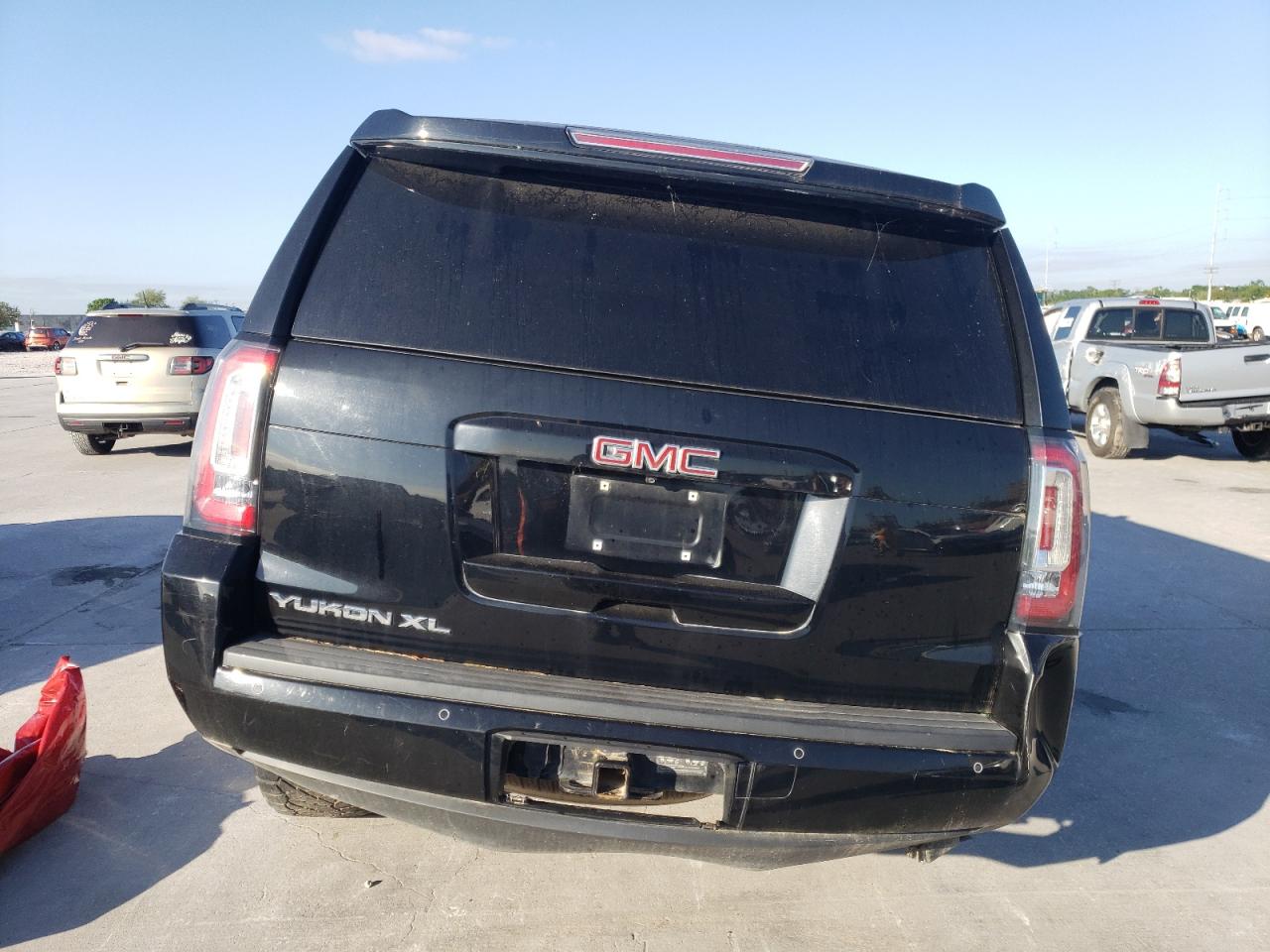 2017 GMC Yukon Xl K1500 Slt VIN: 1GKS2GKC9HR386979 Lot: 52770285