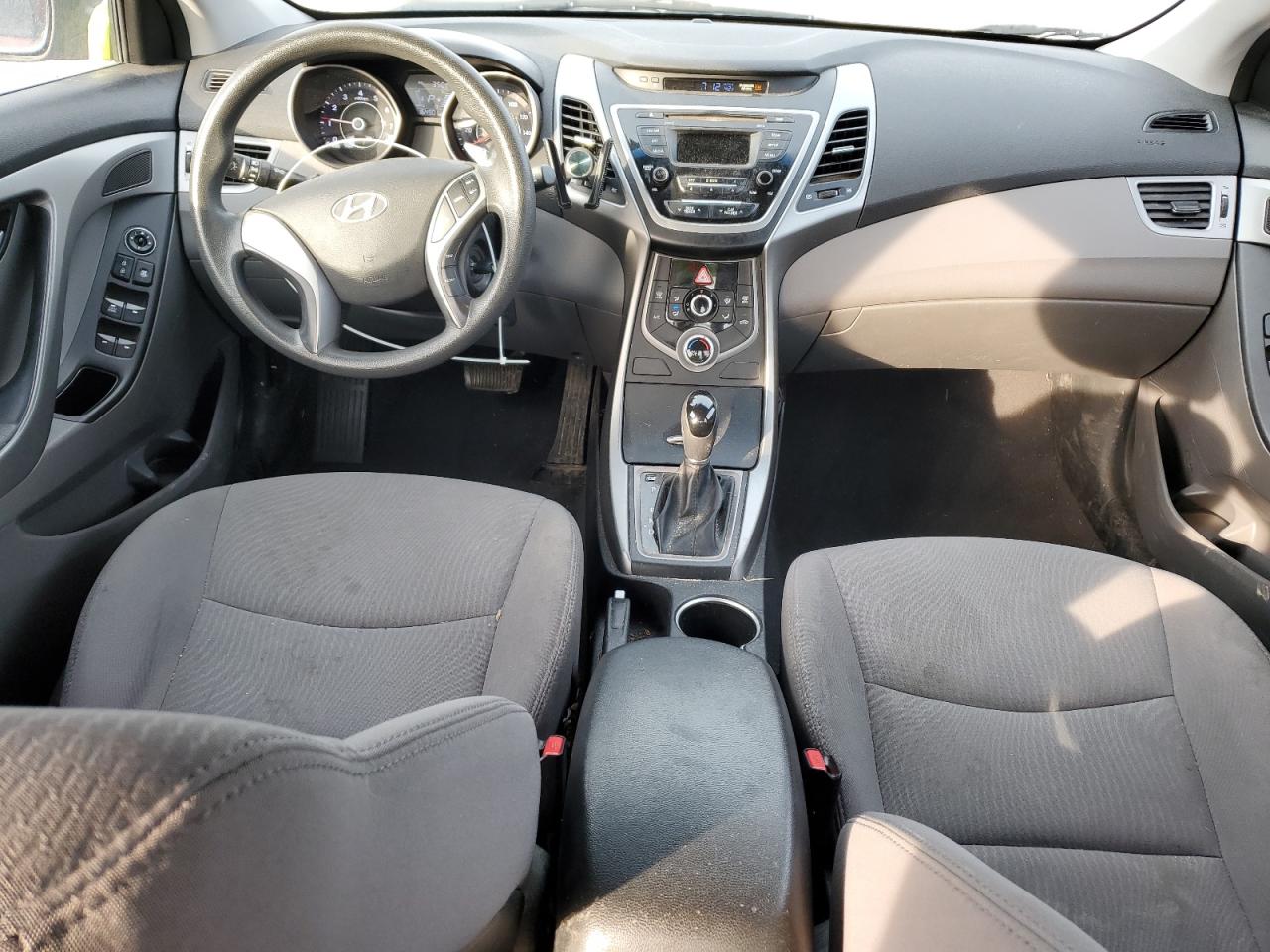 2016 Hyundai Elantra - Image 8