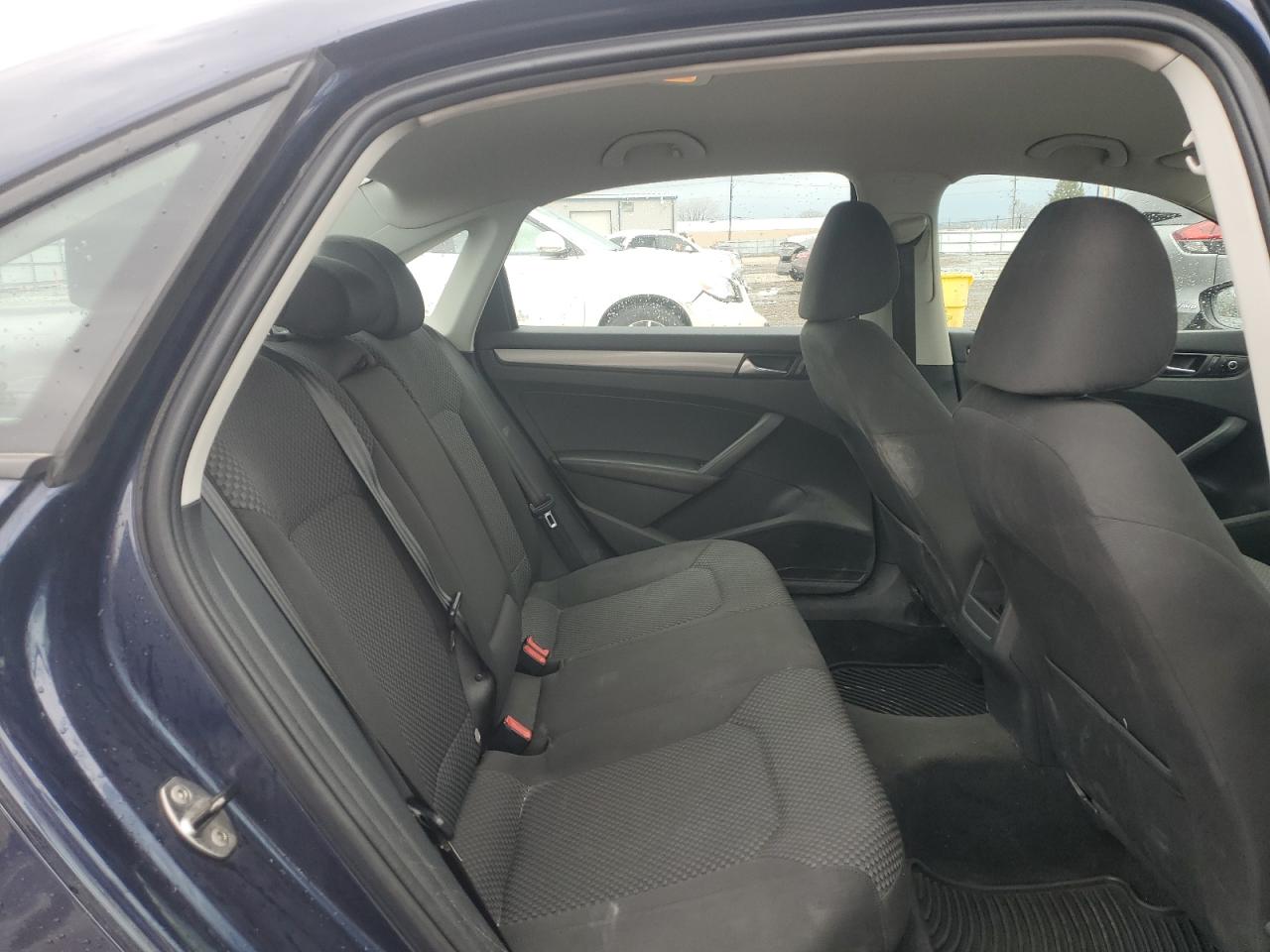 Volkswagen Passat s 2012 фото - 10 Volkswagen Passat s 2012