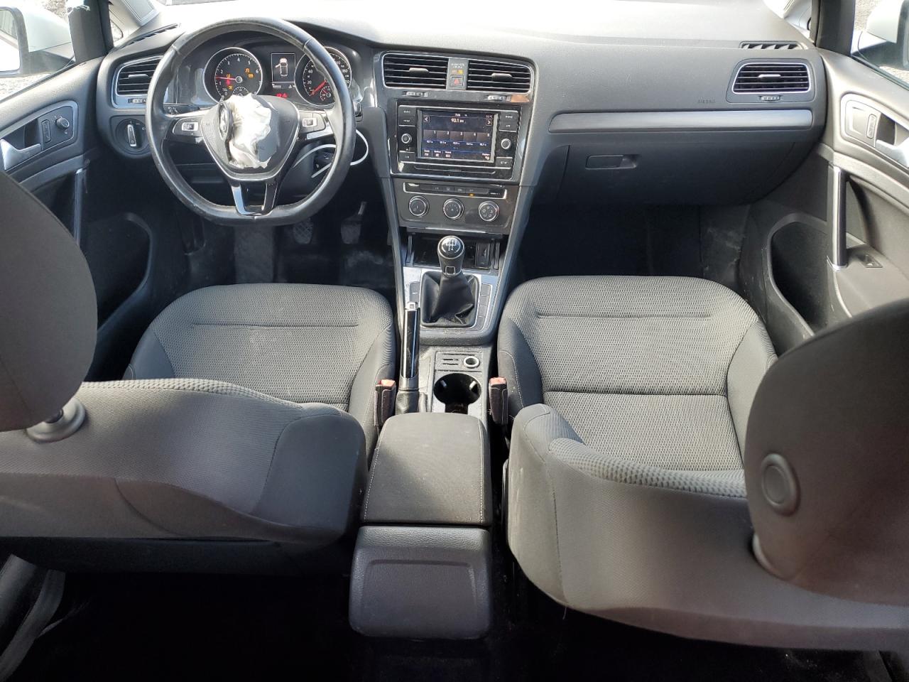 2018 Volkswagen Golf Trendline VIN: 3VWE17AU2JM273529 Lot: 53710125