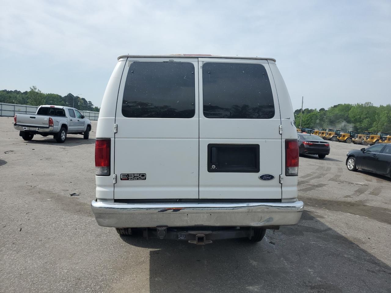 2005 Ford Econoline E350 Super Duty Wagon VIN: 1FBSS31P15HA82110 Lot: 52785675