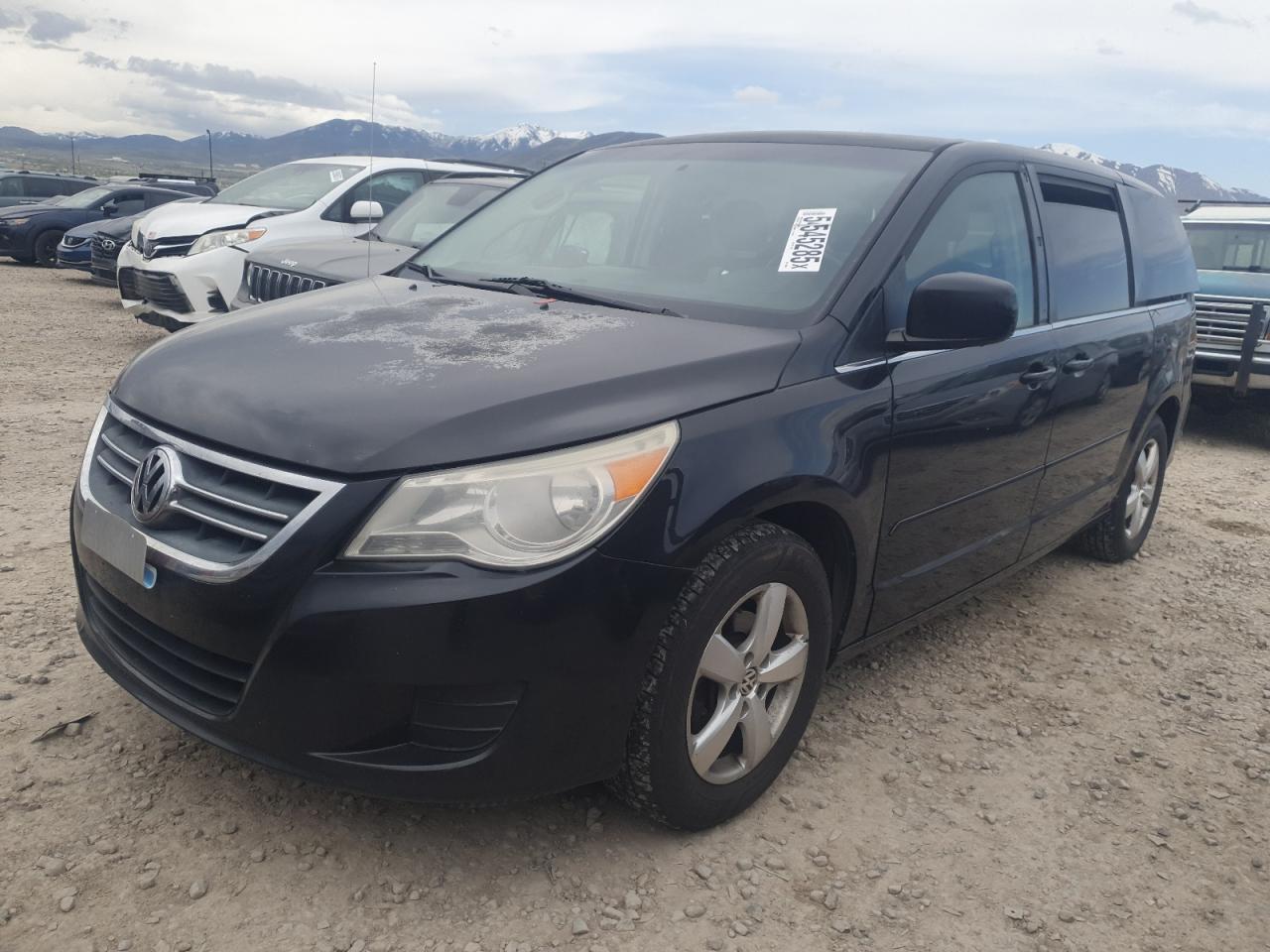 2009 Volkswagen Routan Se for Sale in Magna, UT - Side