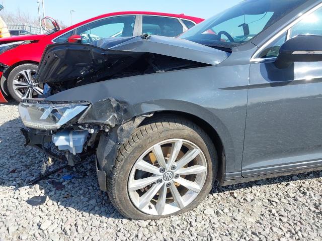 2019 VOLKSWAGEN PASSAT SE