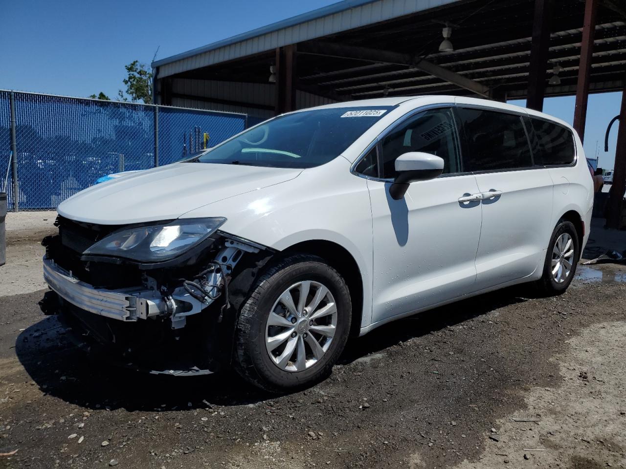 2018 Chrysler Pacifica Lx na sprzedaż w Riverview, FL - Front End