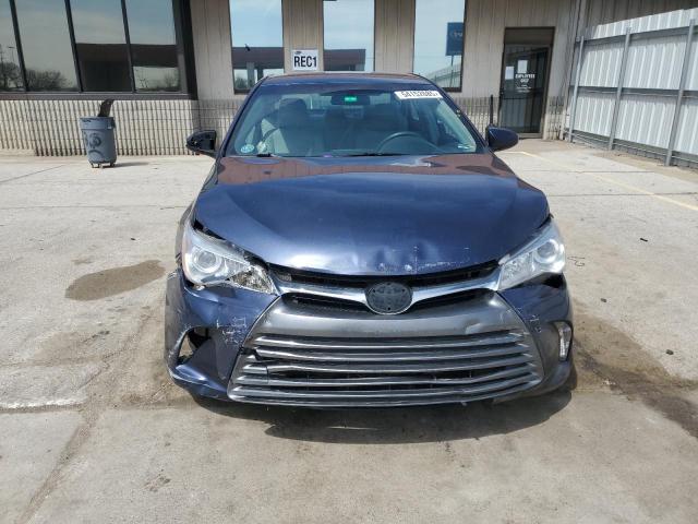  TOYOTA CAMRY 2017 Granatowy