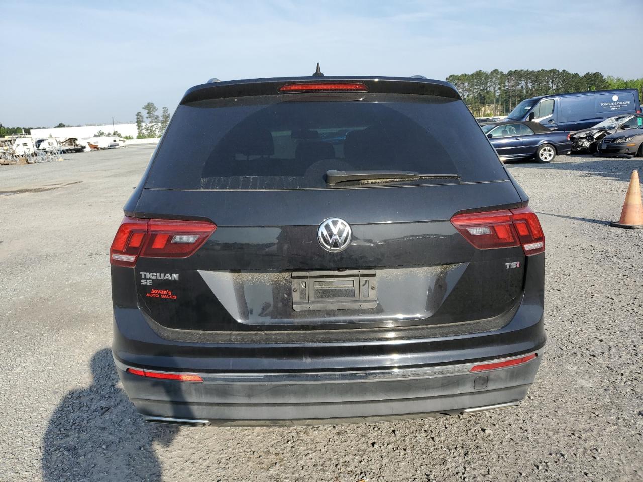 3vv3b7ax3jm071222 3VV3B7AX3JM071222 2018 Volkswagen Tiguan Se