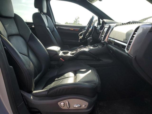  PORSCHE CAYENNE 2016 Srebrny