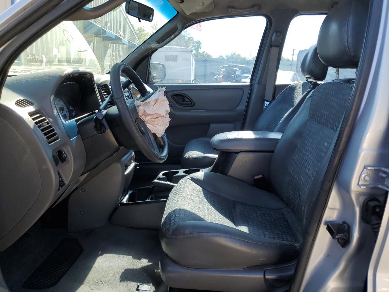 2002 Ford Escape Xls VIN: 1FMYU01142KD48997 Lot: 53340815