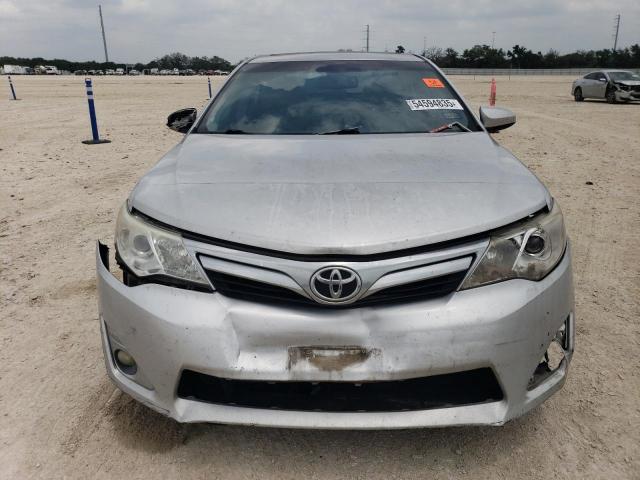  TOYOTA CAMRY 2014 Srebrny