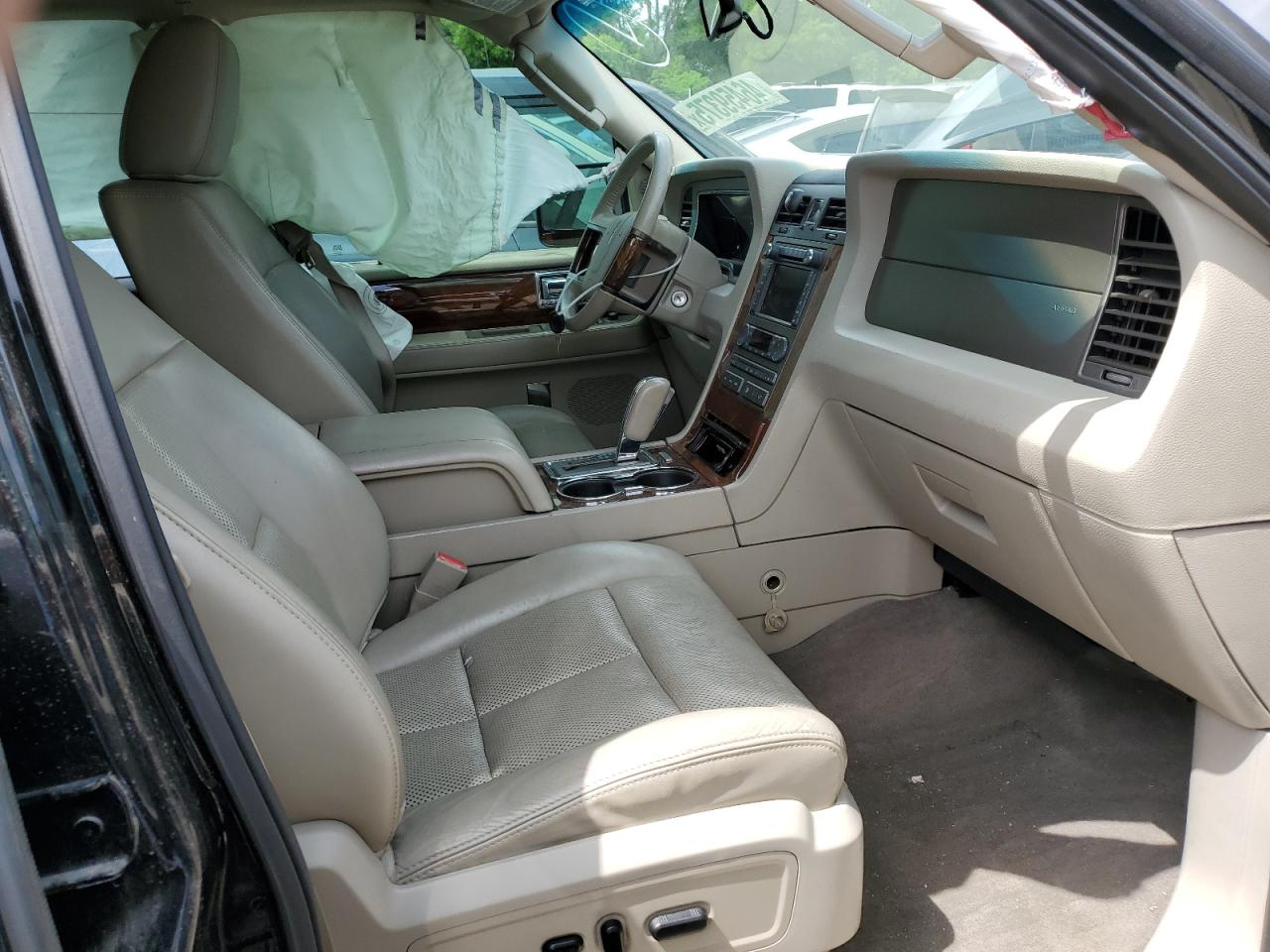 2013 Lincoln Navigator - Image 7