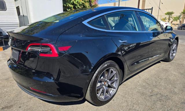  TESLA MODEL 3 2018 Чорний