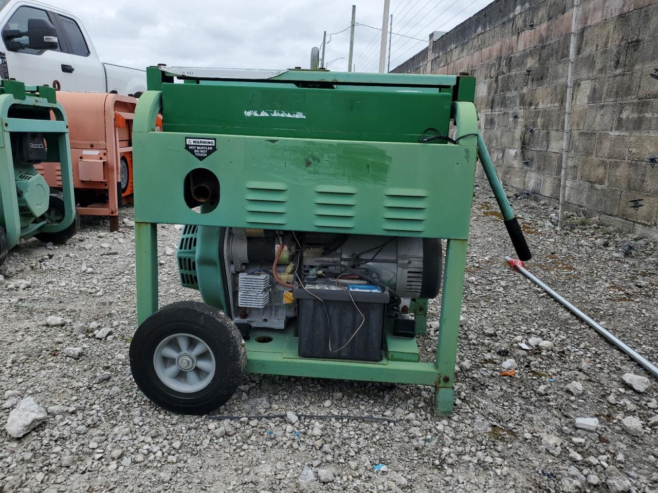 2009 Titan Tg 7500D იყიდება Homestead-ში, FL - Minor Dent/Scratches
