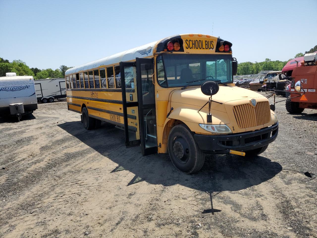 2010 Ic Corporation 3000 Ce للبيع في Lufkin، TX - Side
