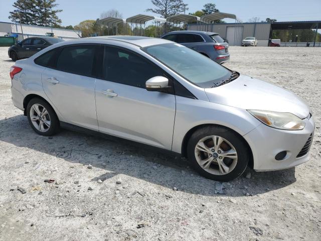 Sedans FORD FOCUS 2013 Srebrny