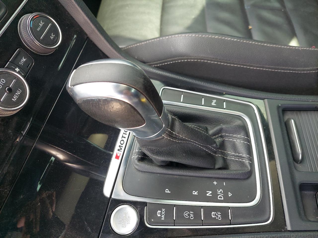 WVWGR2AU9GW083369 - 2018 Volkswagen Golf - #51191775