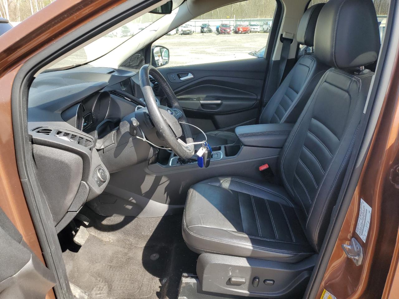 1FMCU9J90HUE31974 FORD ESCAPE 2017